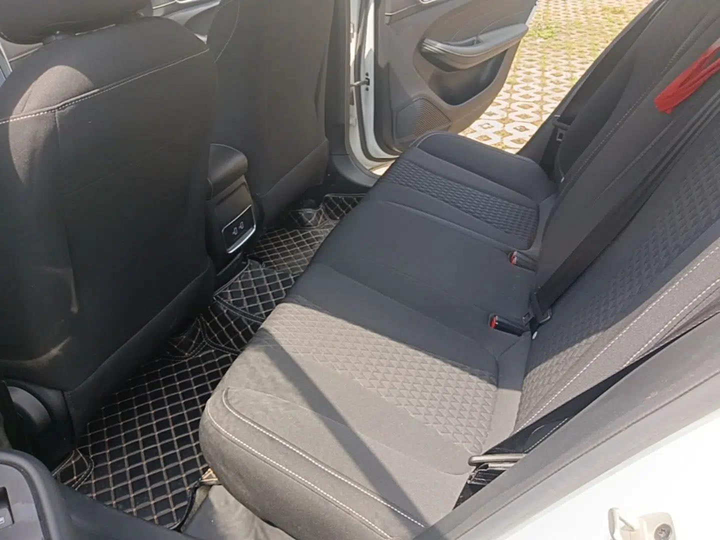 Roewe i5 2020 1.5L Manual 4G Connect Luxury Edition — миниатюра 20