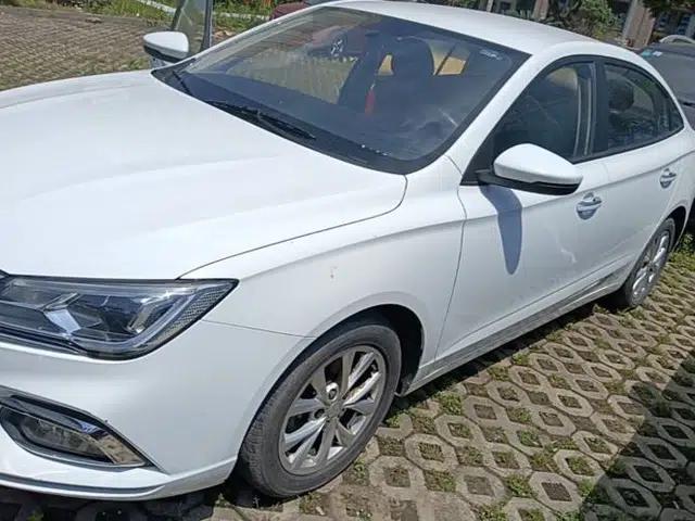 Roewe i5 2020 1.5L Manual 4G Connect Luxury Edition