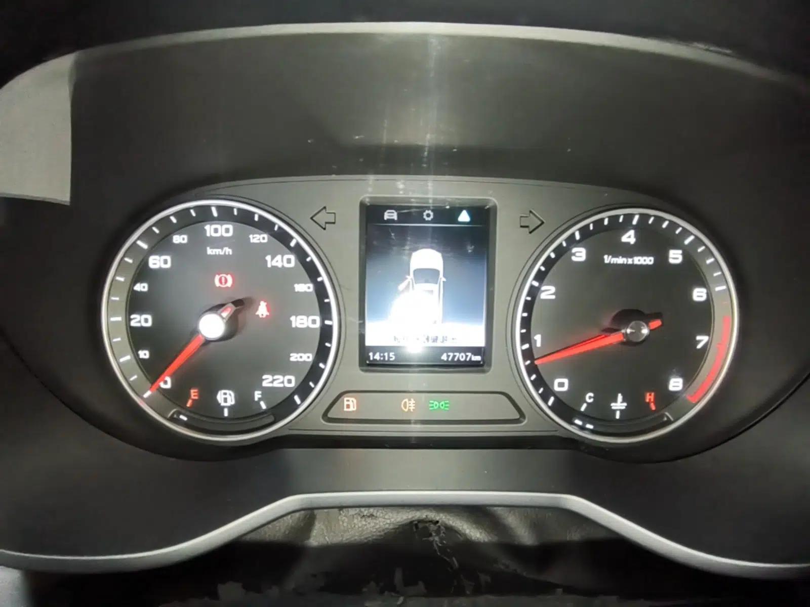 Roewe i5 2019 1.5L Manual 4G Connectable Langhao Edition — миниатюра 15