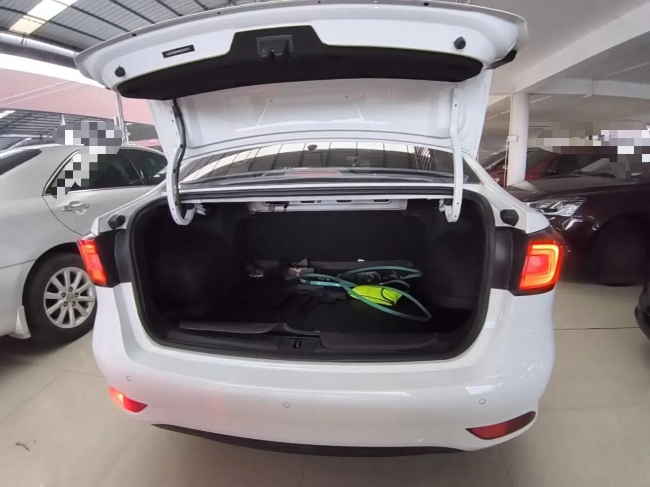Roewe i5 2019 1.5L Manual 4G Connectable Langhao Edition — миниатюра 22