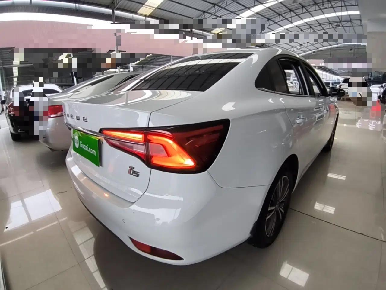 Roewe i5 2019 1.5L Manual 4G Connectable Langhao Edition — миниатюра 6