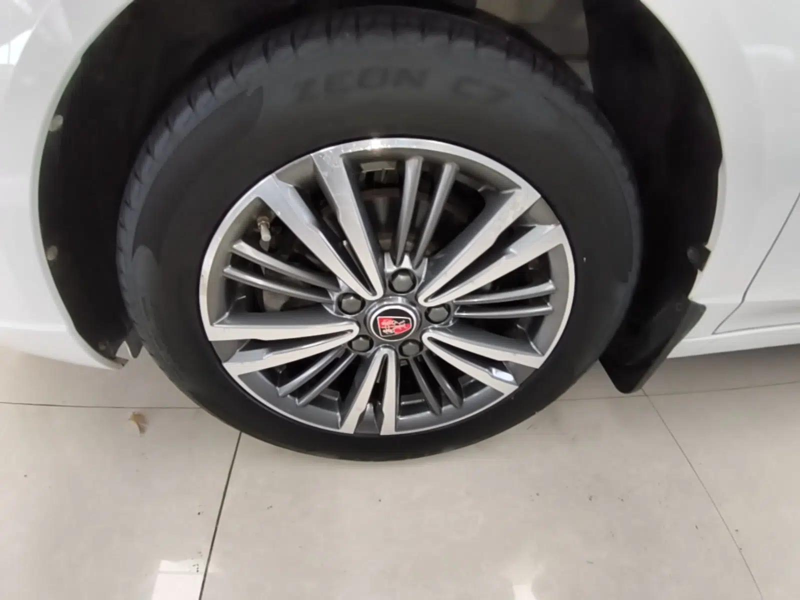 Roewe i5 2019 1.5L Manual 4G Connectable Langhao Edition — миниатюра 8