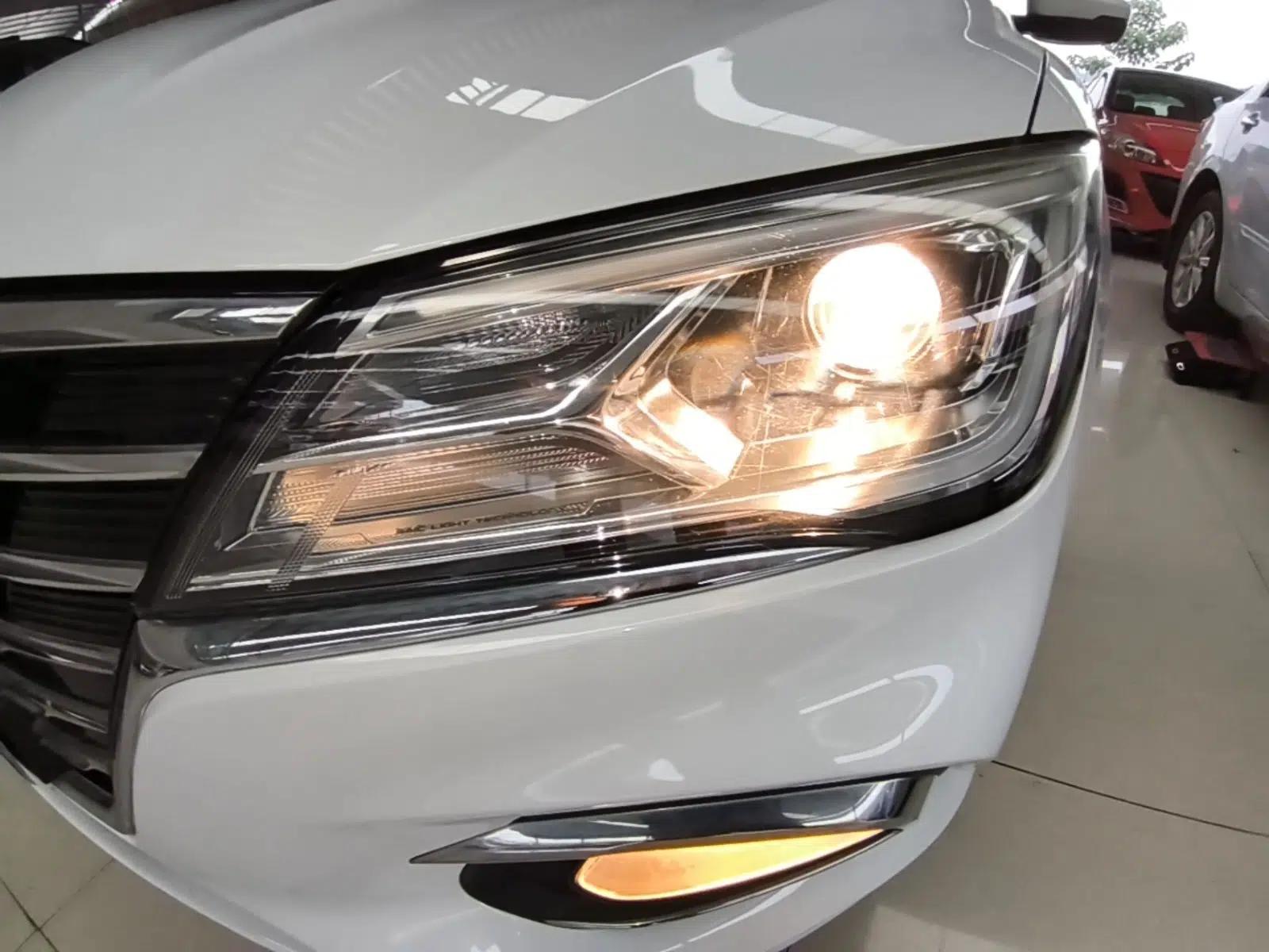 Roewe i5 2019 1.5L Manual 4G Connectable Langhao Edition — миниатюра 9