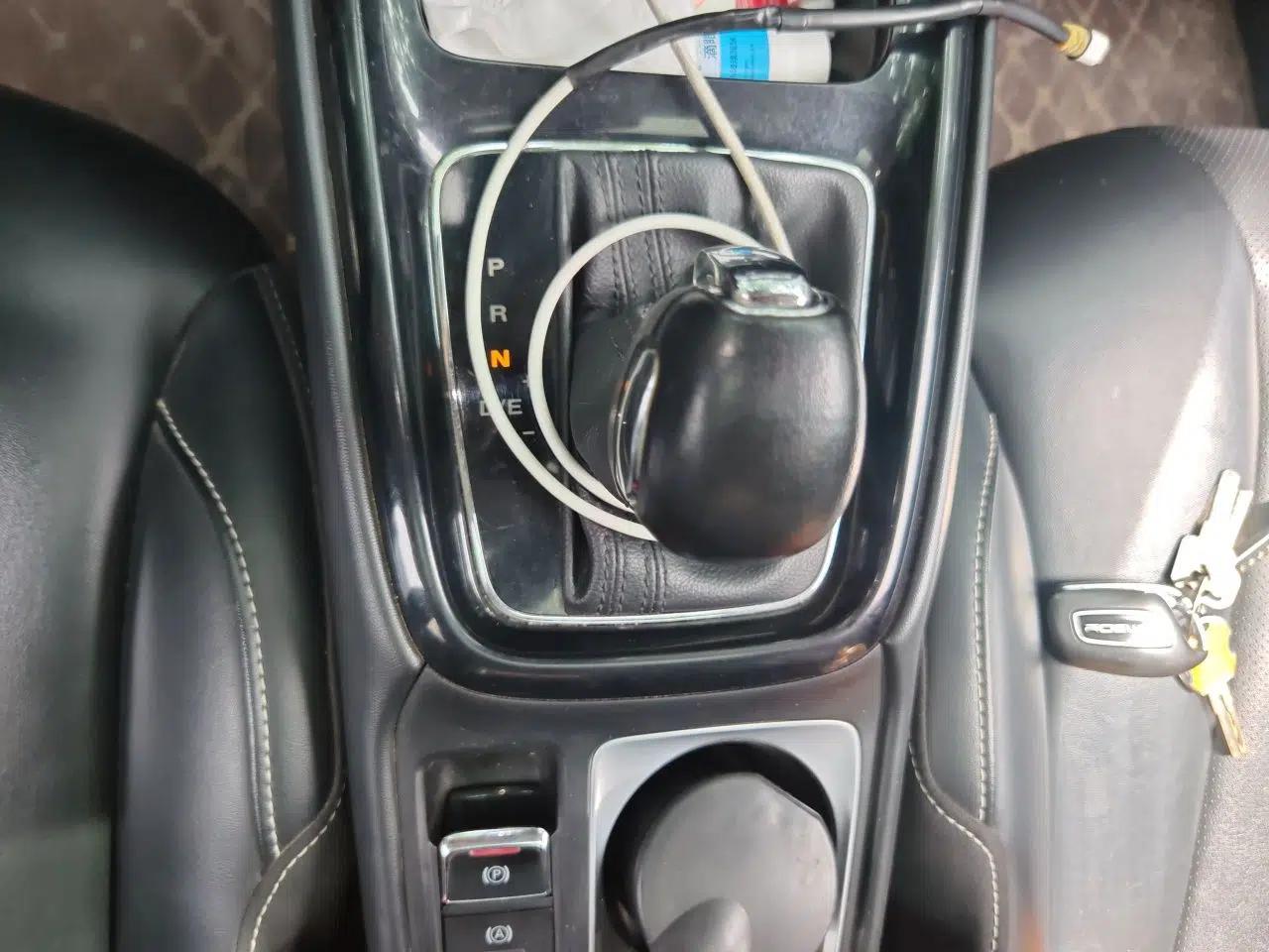 Roewe i5 2020 1.5L Automatic 4G Connect Luxury Flagship Edition — миниатюра 15