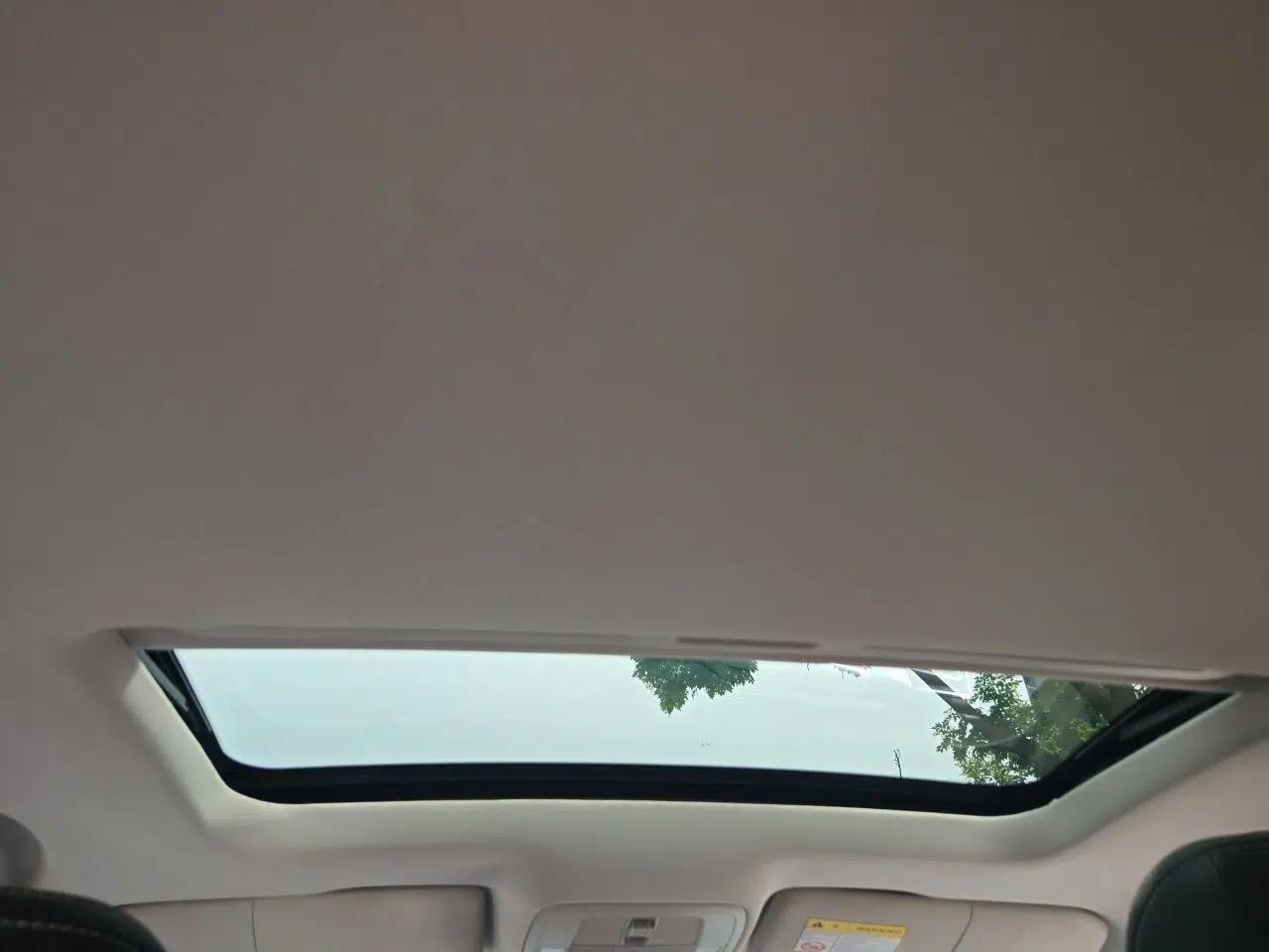 Roewe i5 2020 1.5L Automatic 4G Connect Luxury Flagship Edition — миниатюра 19