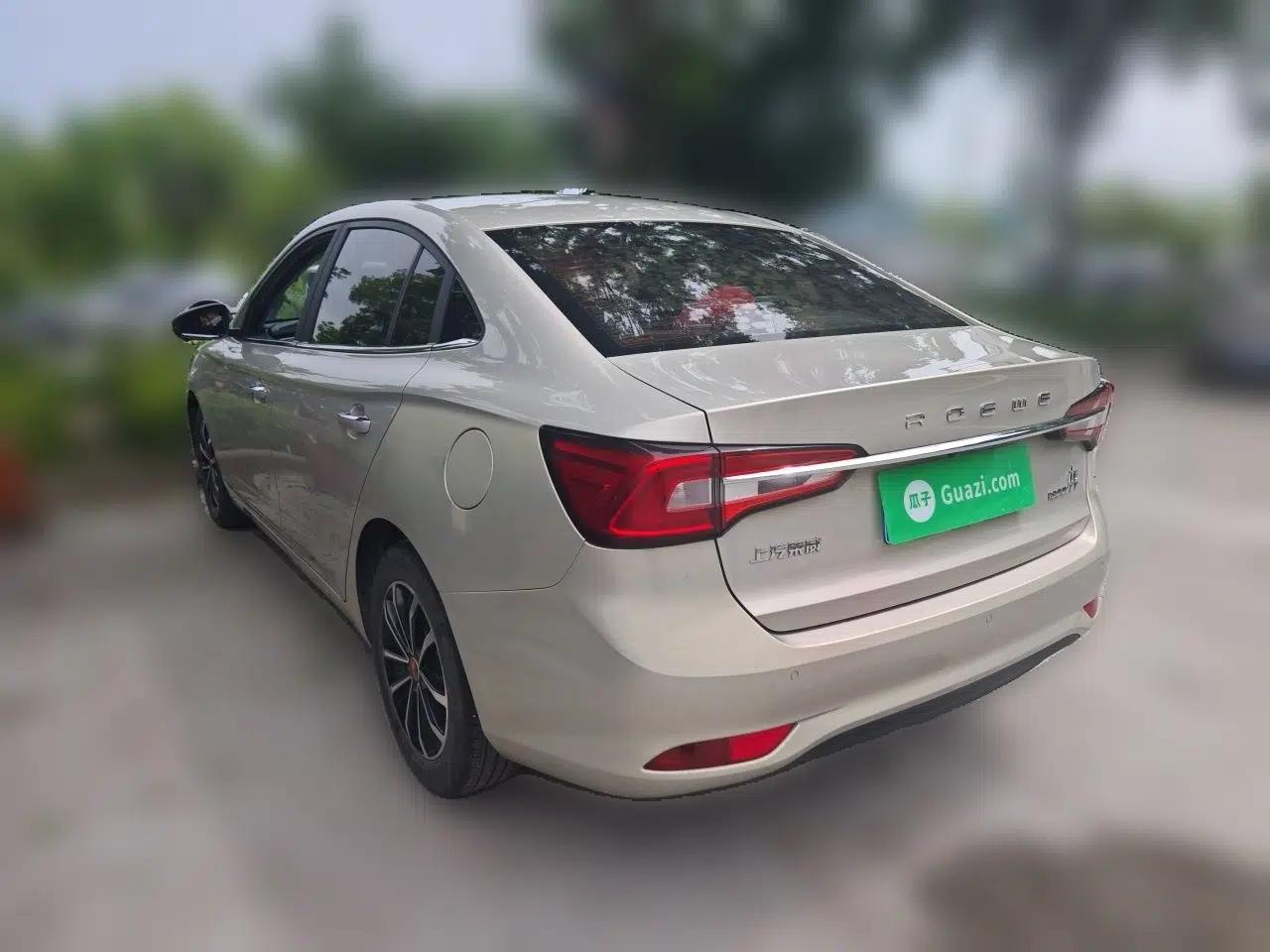Roewe i5 2020 1.5L Automatic 4G Connect Luxury Flagship Edition — миниатюра 4