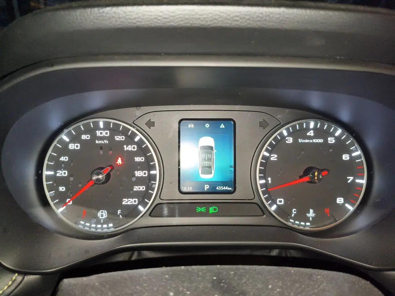 Roewe i5 2021 1.5L CVT Platinum Edition — миниатюра 12