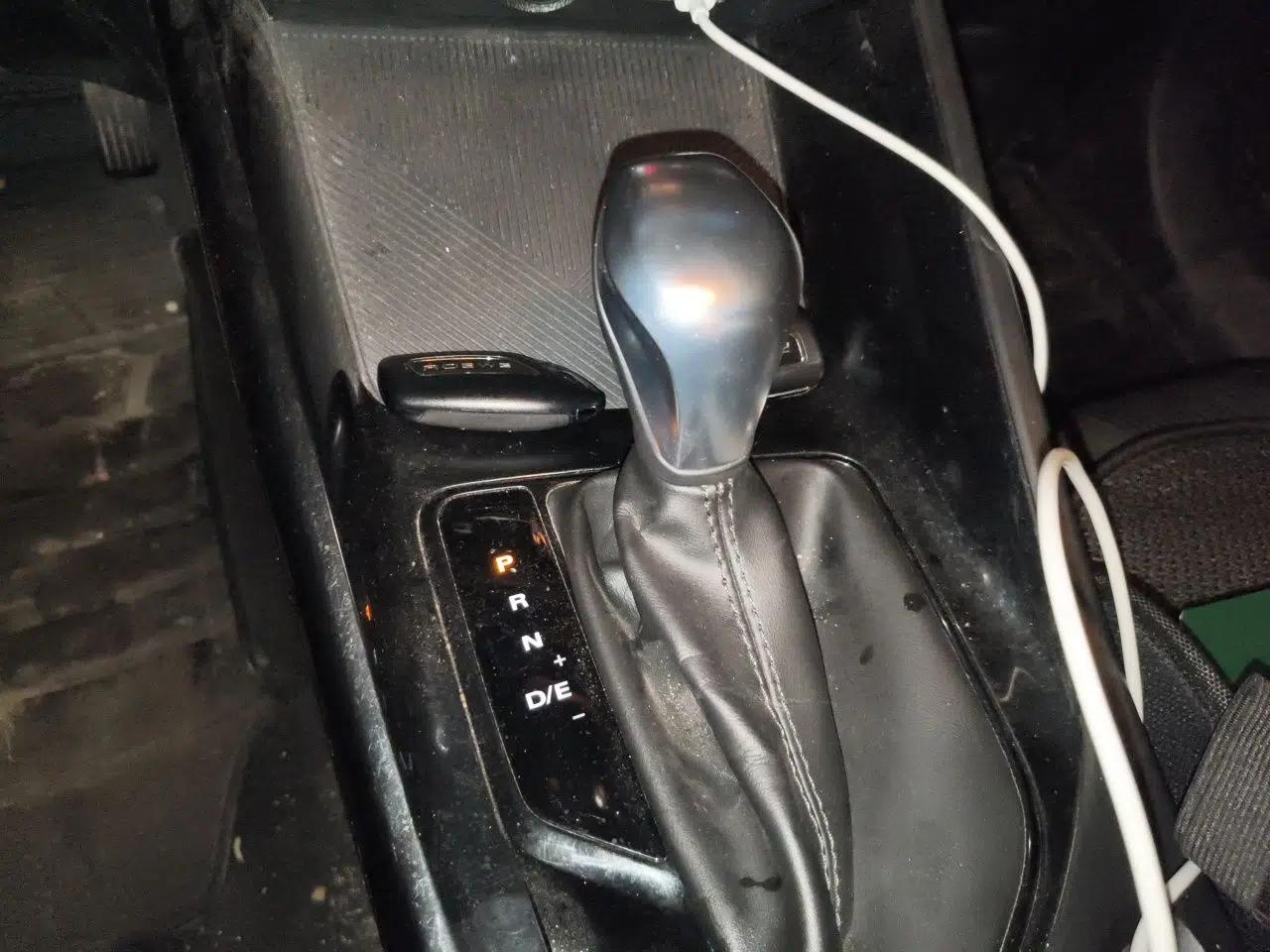 Roewe i5 2021 1.5L CVT Platinum Edition — миниатюра 15