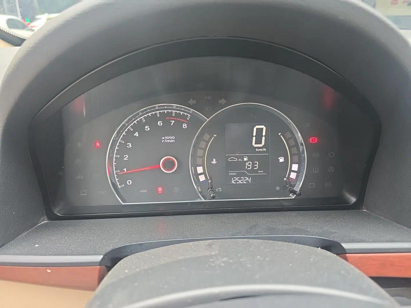 Roewe 350 2013 350C 1.5L Manual Swift Edition — миниатюра 12
