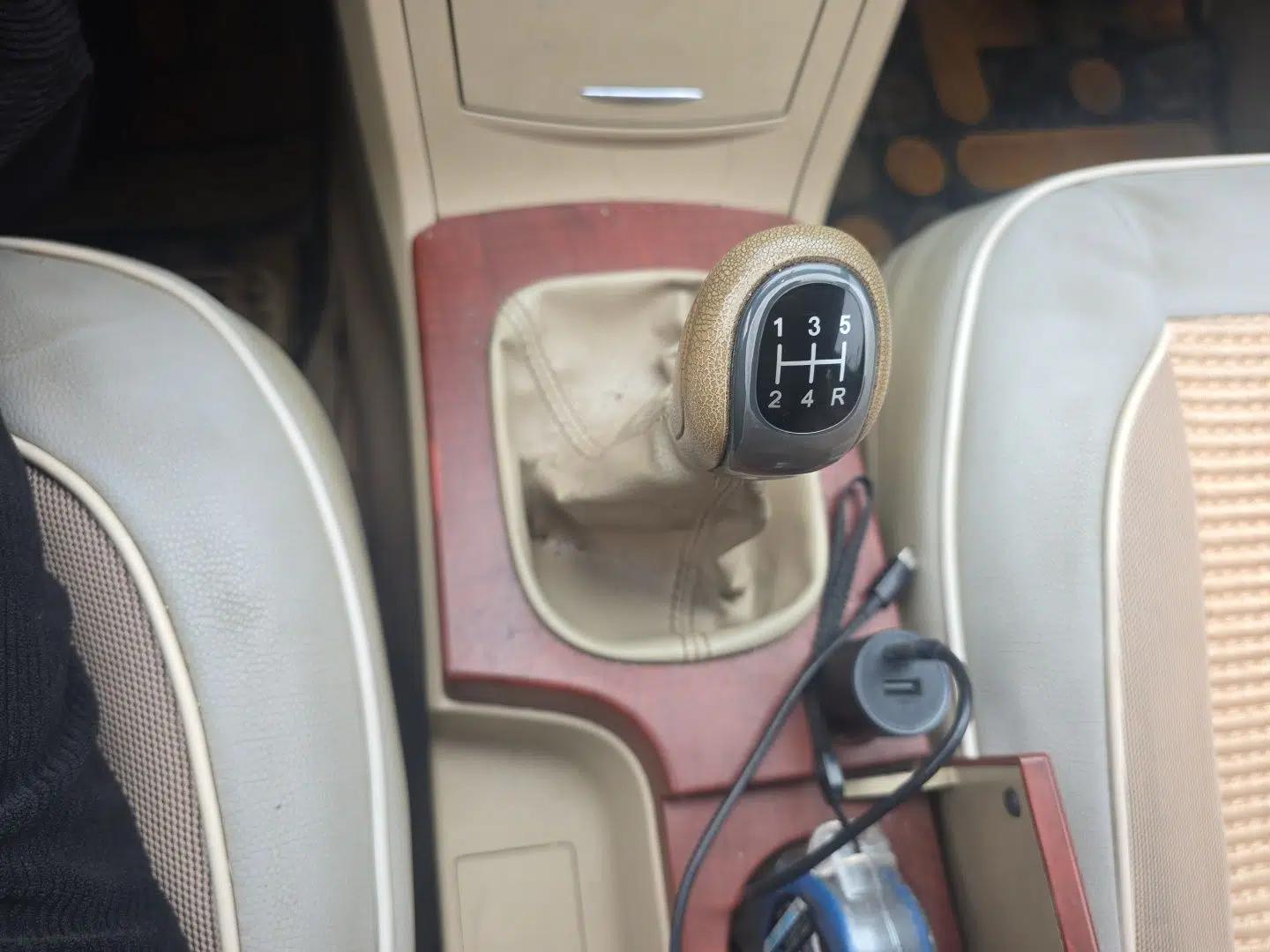 Roewe 350 2013 350C 1.5L Manual Swift Edition — миниатюра 15