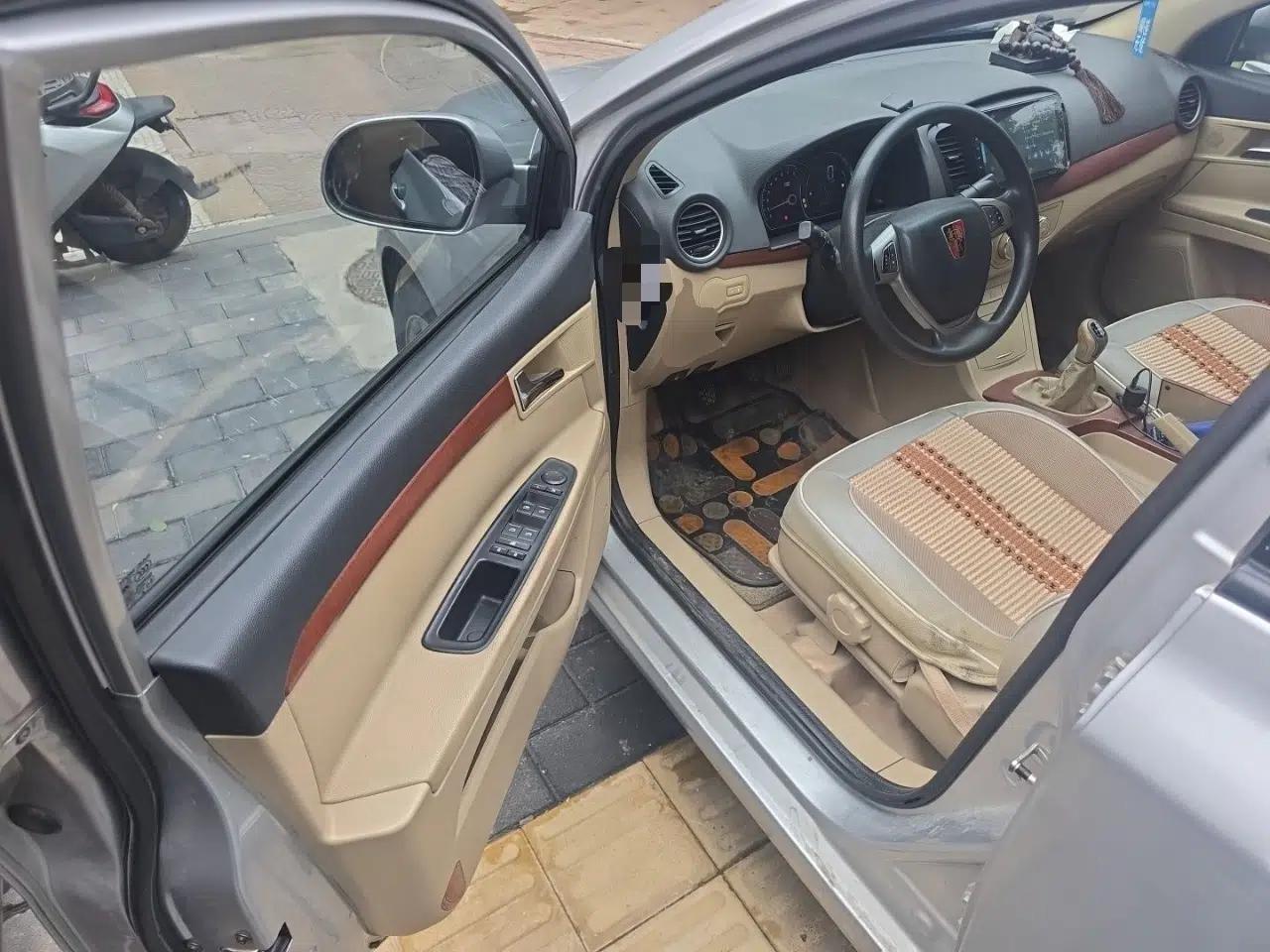 Roewe 350 2013 350C 1.5L Manual Swift Edition — миниатюра 17
