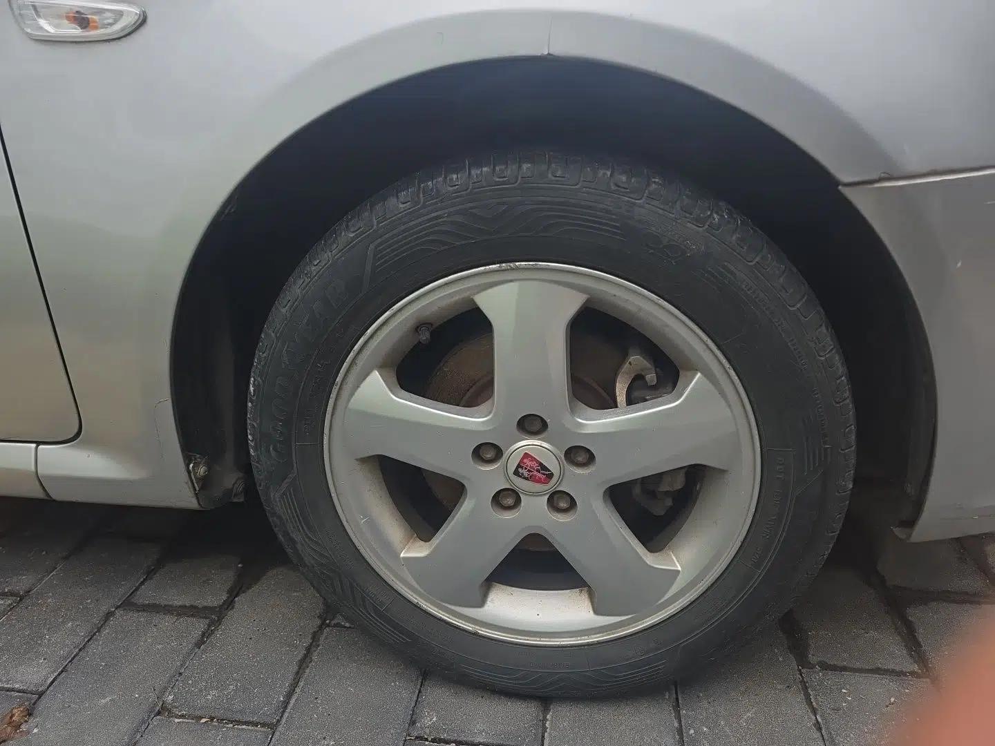 Roewe 350 2013 350C 1.5L Manual Swift Edition — миниатюра 8