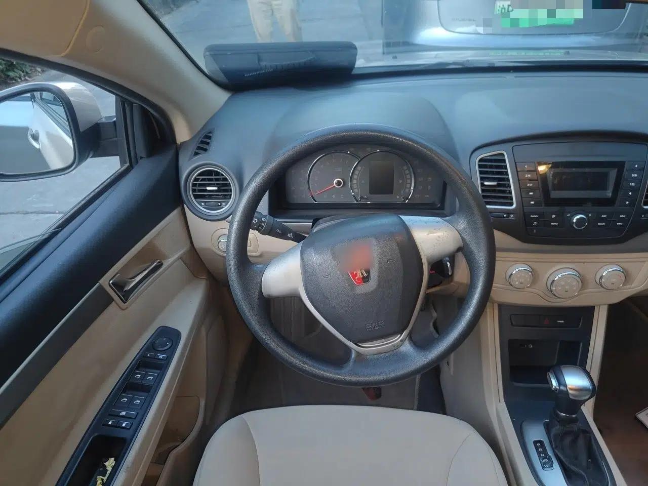Roewe 350 2015 1.5L Automatic Luxury Sunroof Edition — миниатюра 11