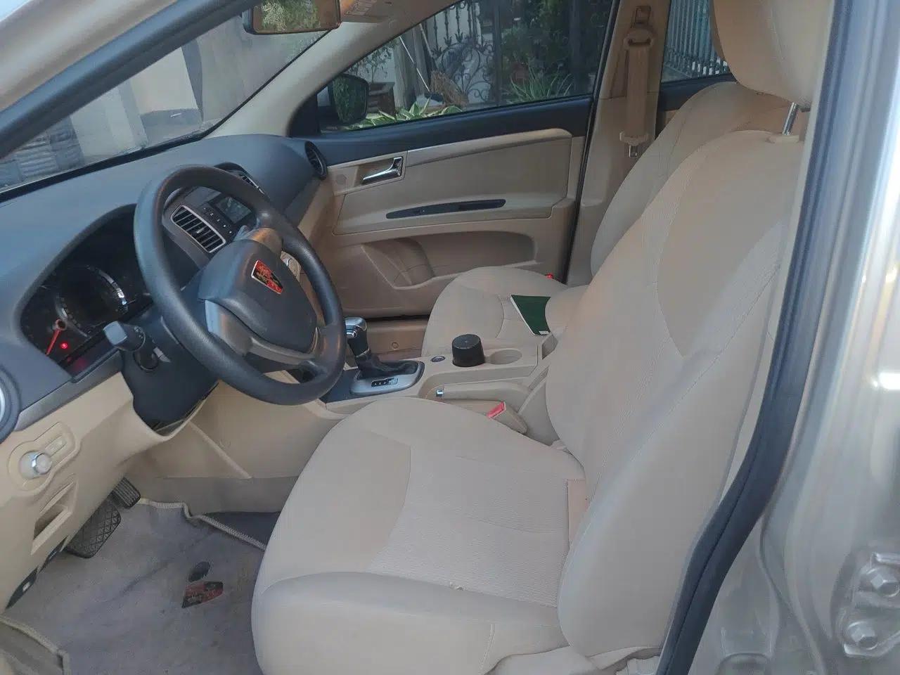 Roewe 350 2015 1.5L Automatic Luxury Sunroof Edition — миниатюра 16