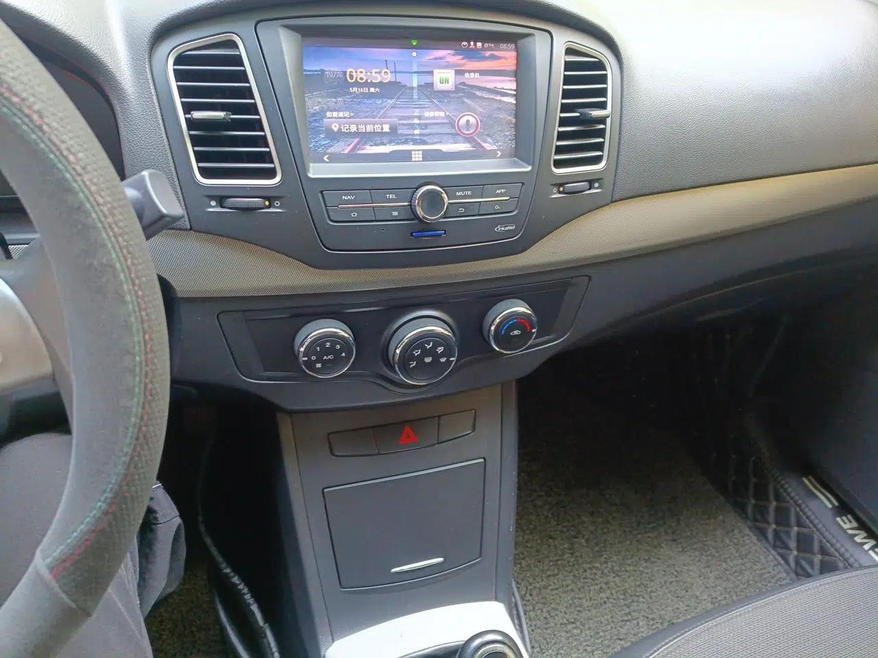 Roewe 350 2013 350C 1.5L Manual Swift Edition — миниатюра 14