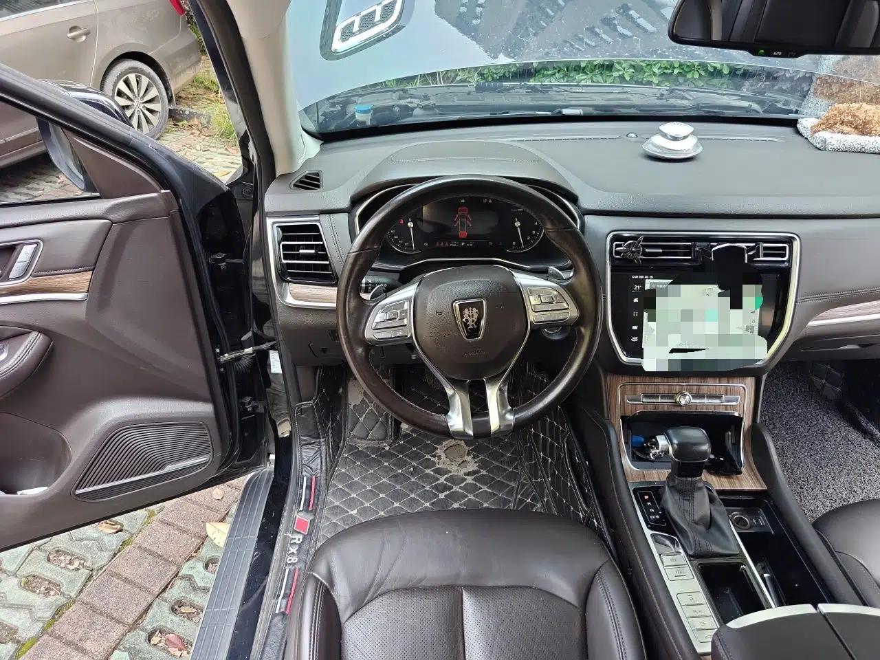 Roewe RX8 2018 30T Smart Connectivity Two-Wheel Drive Supreme Edition — миниатюра 11