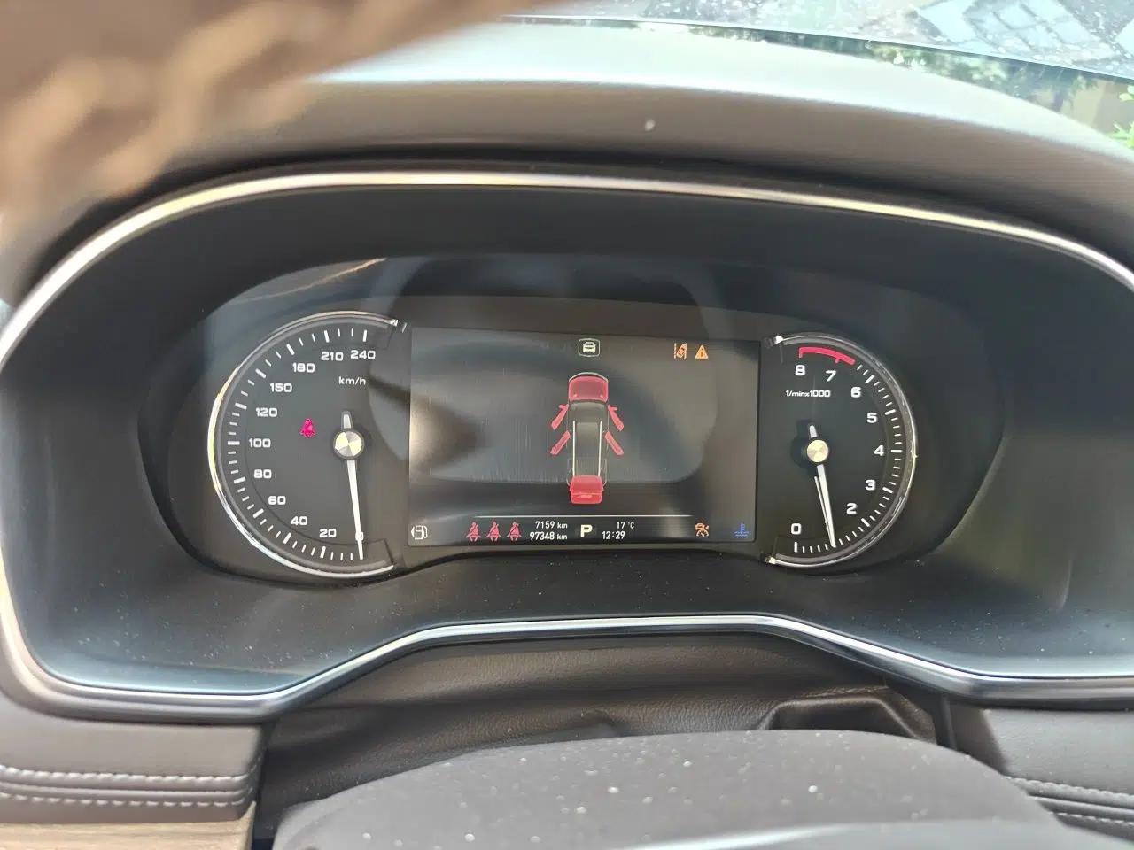 Roewe RX8 2018 30T Smart Connectivity Two-Wheel Drive Supreme Edition — миниатюра 12