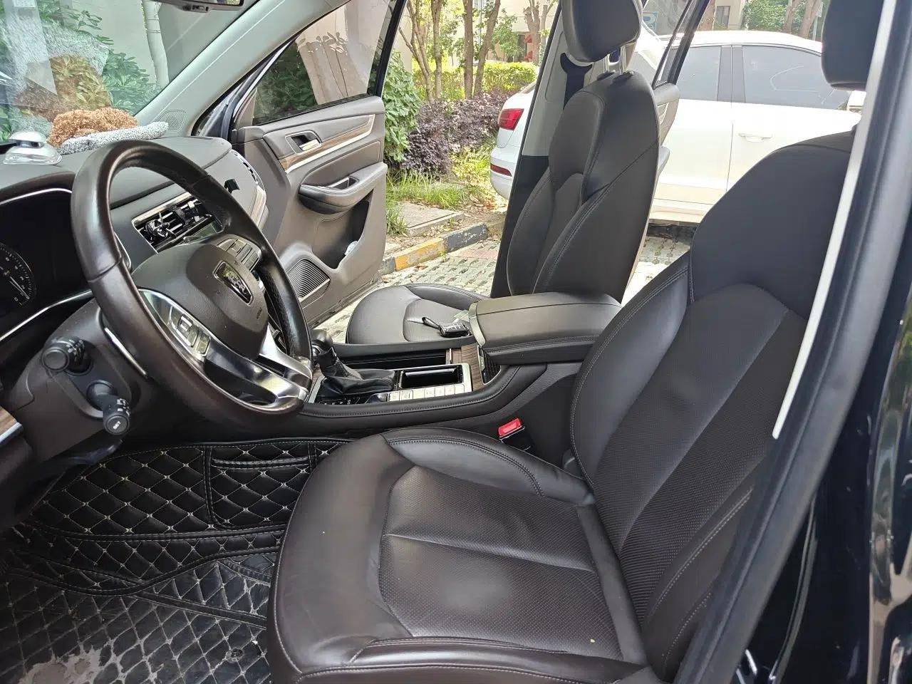 Roewe RX8 2018 30T Smart Connectivity Two-Wheel Drive Supreme Edition — миниатюра 16