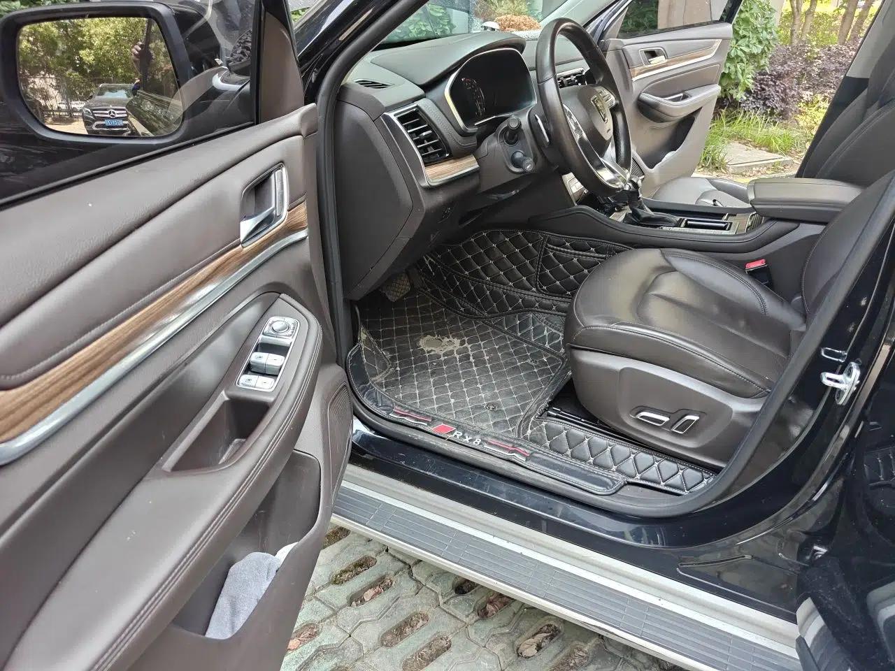 Roewe RX8 2018 30T Smart Connectivity Two-Wheel Drive Supreme Edition — миниатюра 17