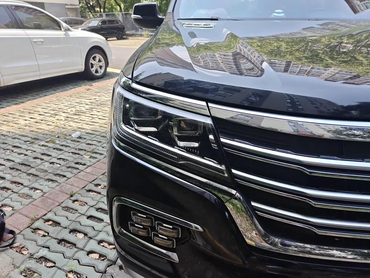 Roewe RX8 2018 30T Smart Connectivity Two-Wheel Drive Supreme Edition — миниатюра 7