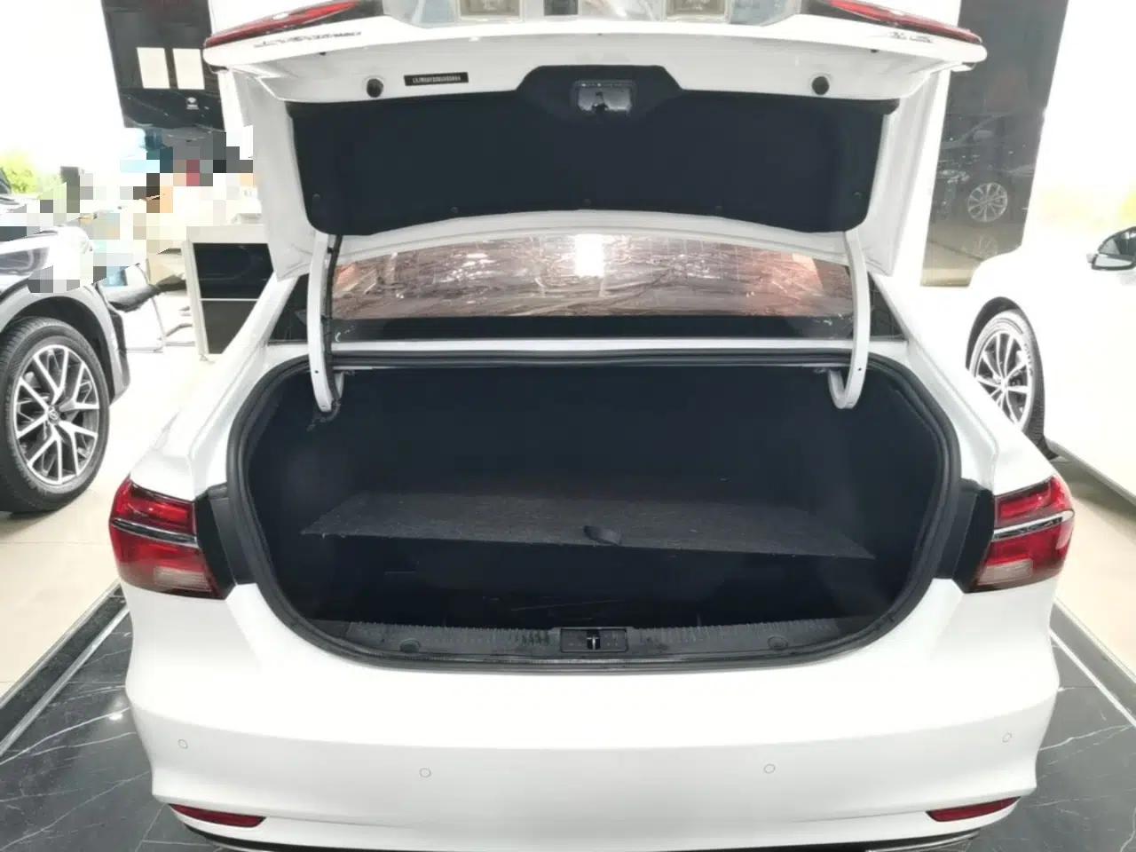 Roewe i6 2019 PLUS 1.6L CVT 4G Connected Luxury Deluxe Edition — миниатюра 22