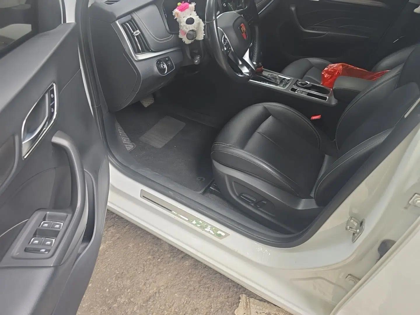 Roewe i6 2018 20T Automatic Internet Smart Edition — миниатюра 17