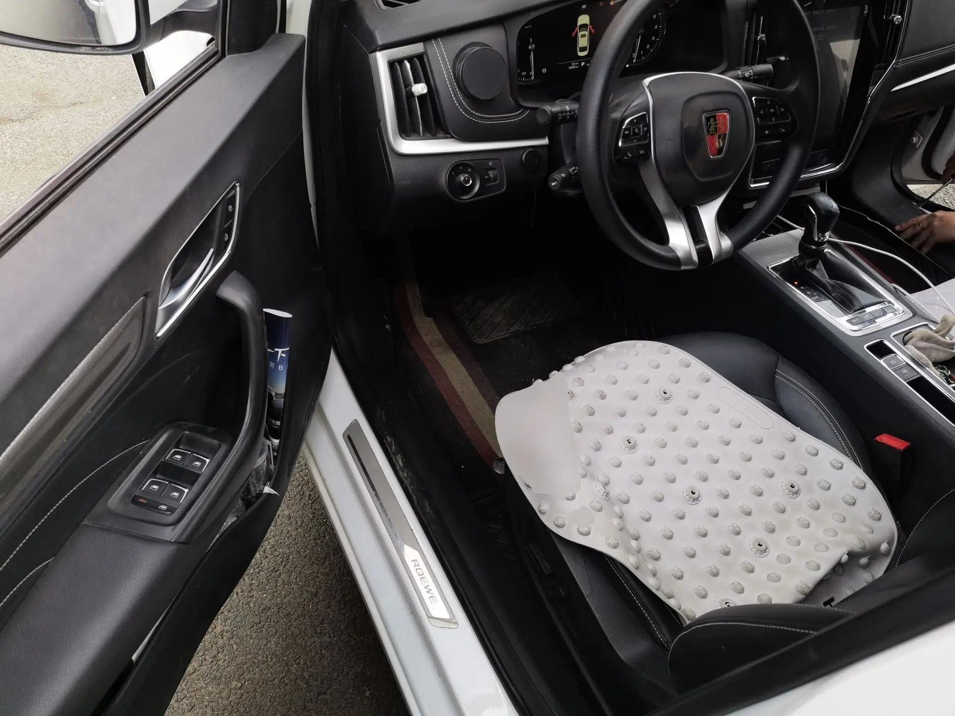 Roewe i6 2020 PLUS 1.6L CVT 4G Connected Glory Flagship Edition — миниатюра 17