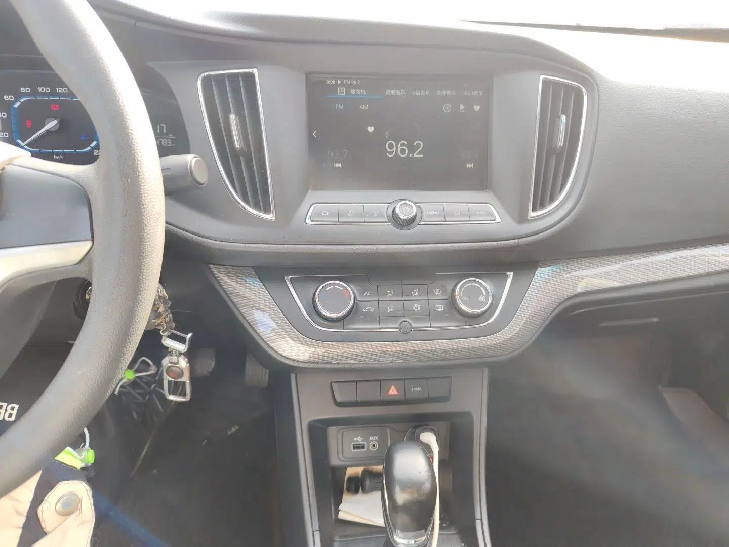 Roewe 360 2016 1.5L Automatic Smart Screen Version — миниатюра 14