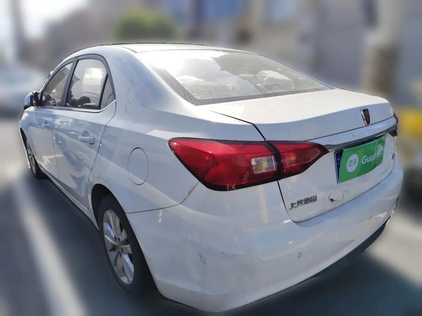 Roewe 360 2016 1.5L Automatic Smart Screen Version — миниатюра 4