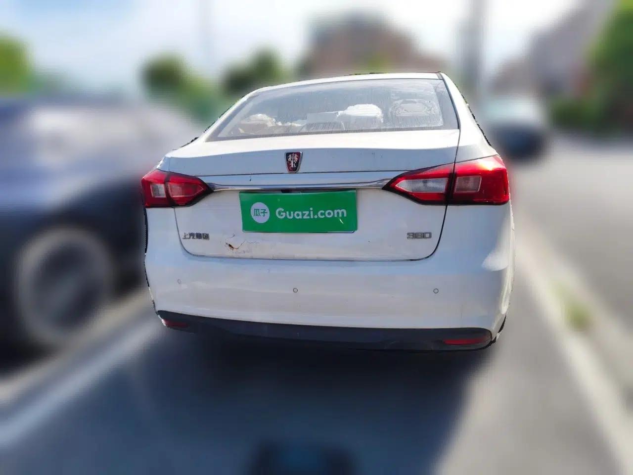 Roewe 360 2016 1.5L Automatic Smart Screen Version — миниатюра 5