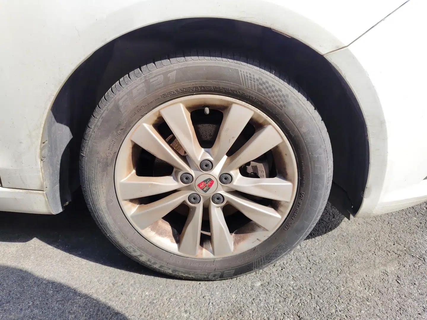 Roewe 360 2016 1.5L Automatic Smart Screen Version — миниатюра 8