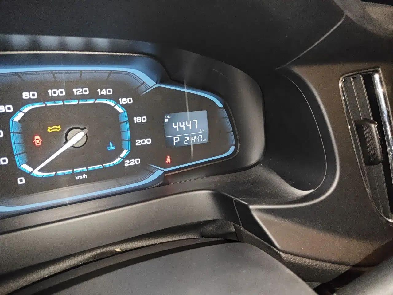 Roewe 360 2015 1.5L Automatic Luxury Edition — миниатюра 13
