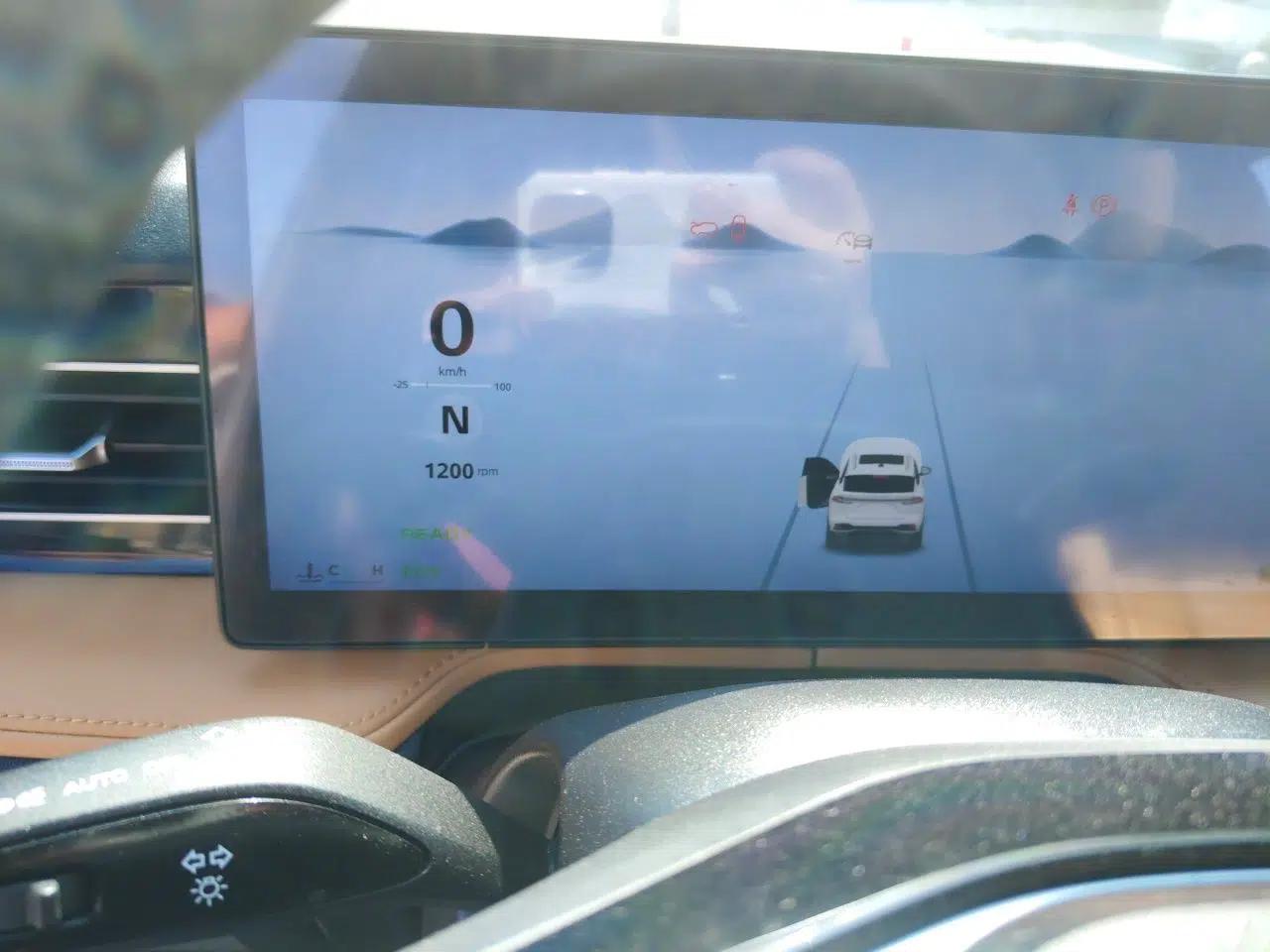 Roewe RX5 New Energy 2023 eRX5 Super Hybrid Prestige Edition — миниатюра 12