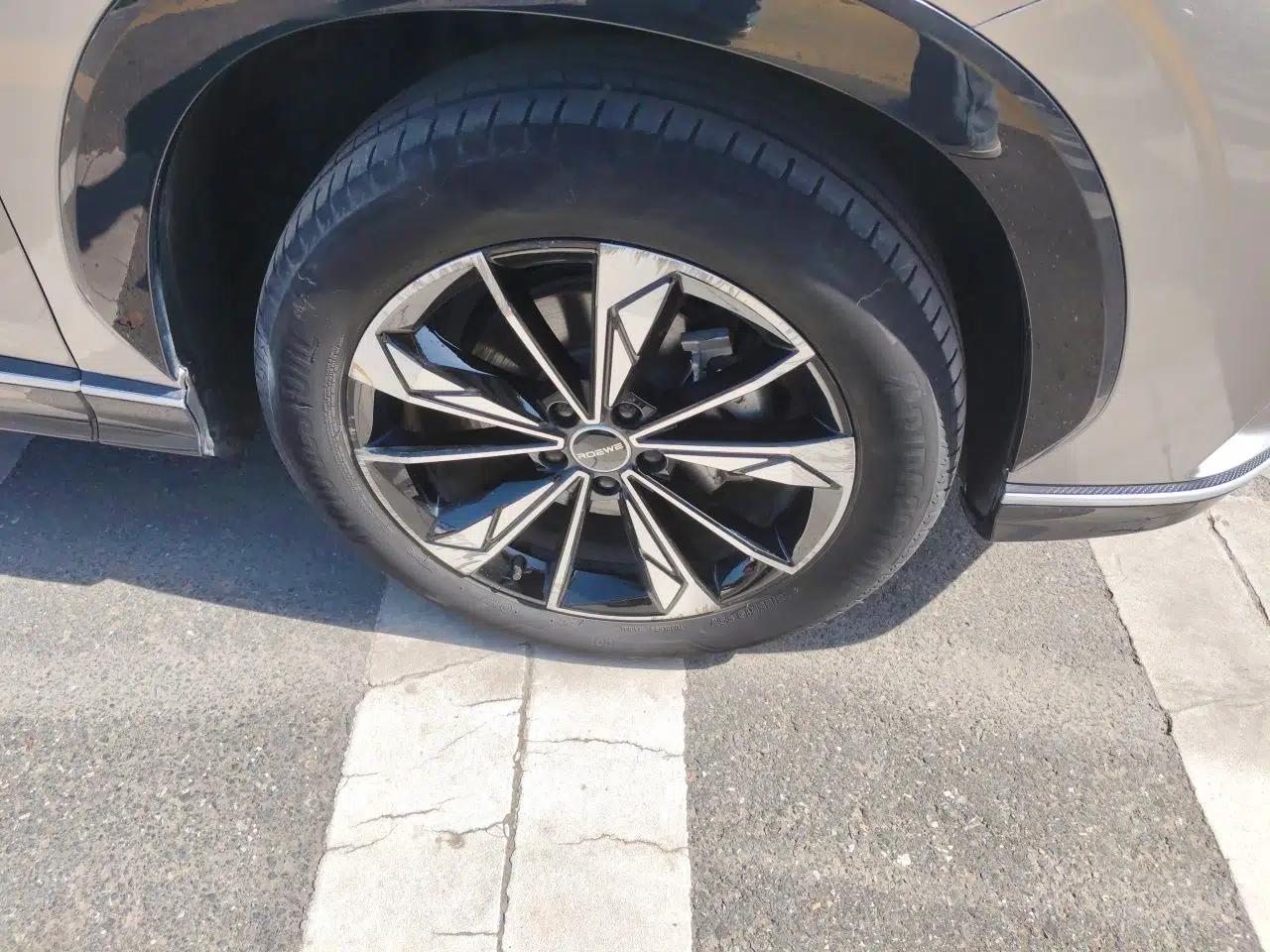 Roewe RX5 New Energy 2023 eRX5 Super Hybrid Prestige Edition — миниатюра 8