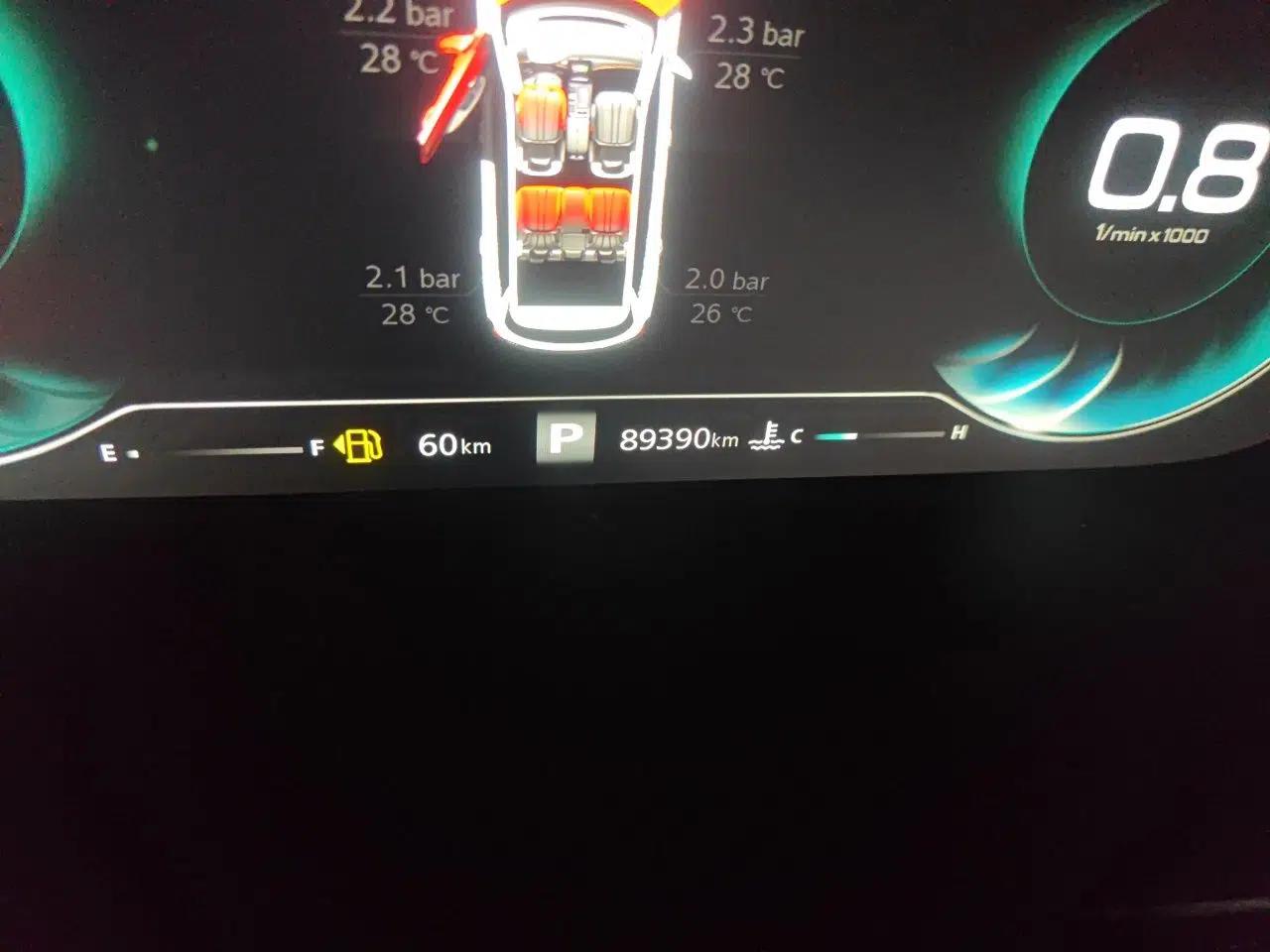 Roewe RX5 MAX 2019 400TGI Automatic Smart Cabin Flagship Edition — миниатюра 13