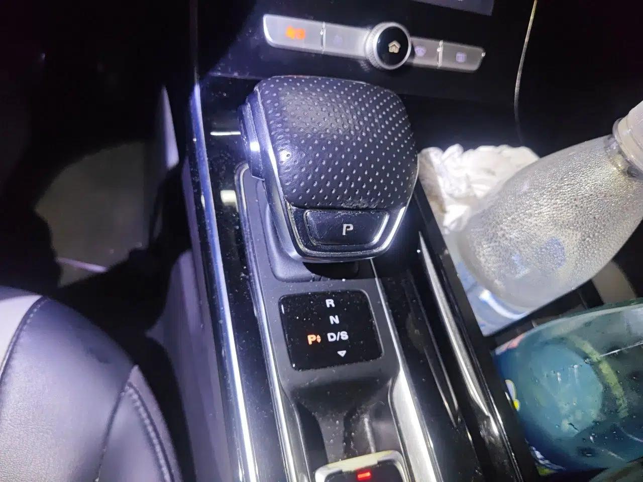 Roewe RX5 MAX 2019 400TGI Automatic Smart Cabin Flagship Edition — миниатюра 15