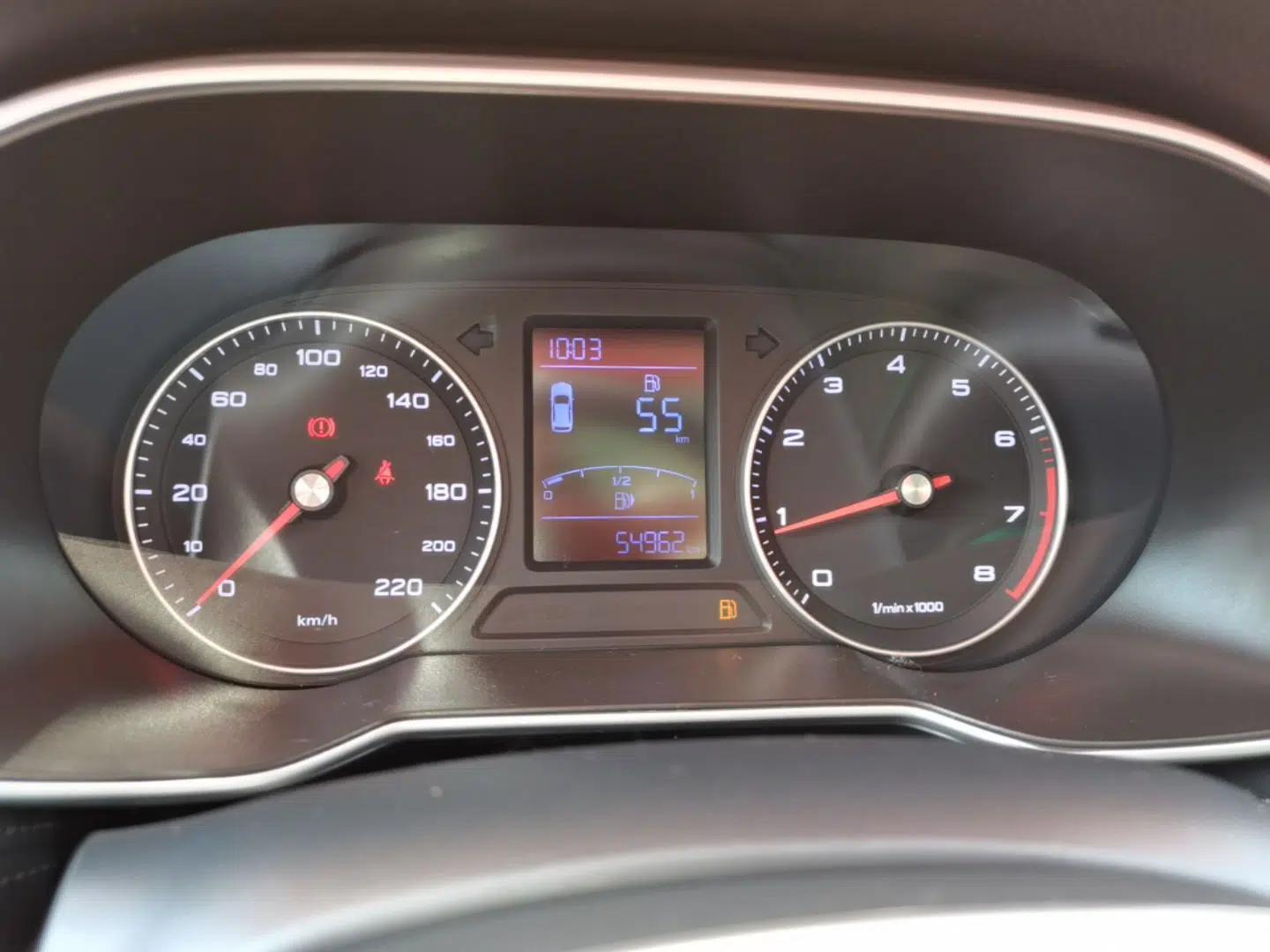 Roewe RX3 2018 1.6L Manual Flagship Edition — миниатюра 15