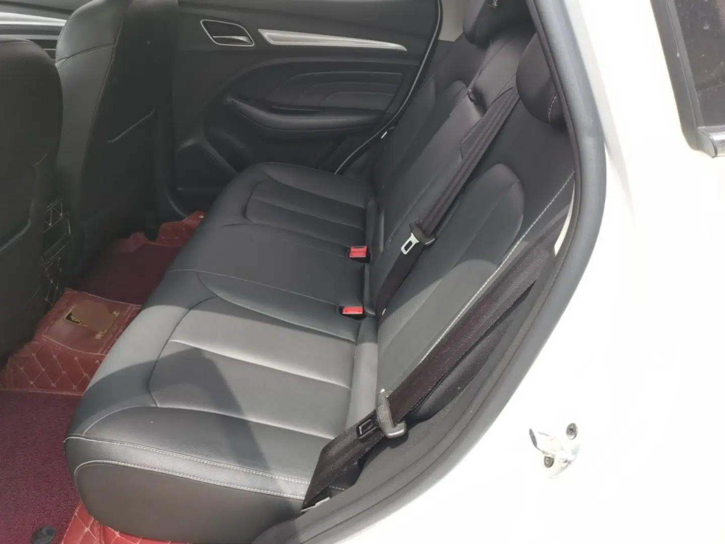 Roewe RX3 2018 1.6L Manual Flagship Edition — миниатюра 20