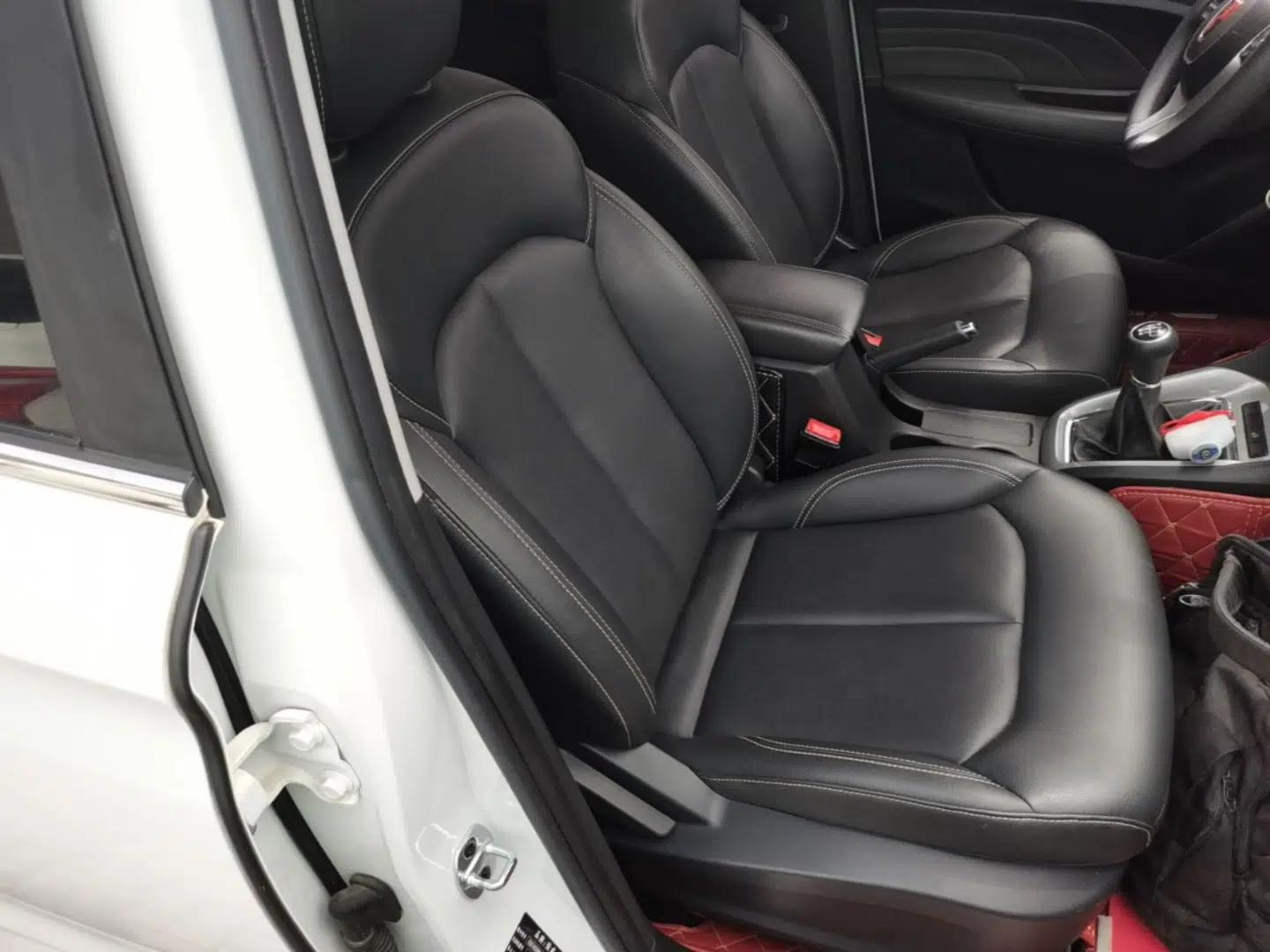 Roewe RX3 2018 1.6L Manual Flagship Edition — миниатюра 23