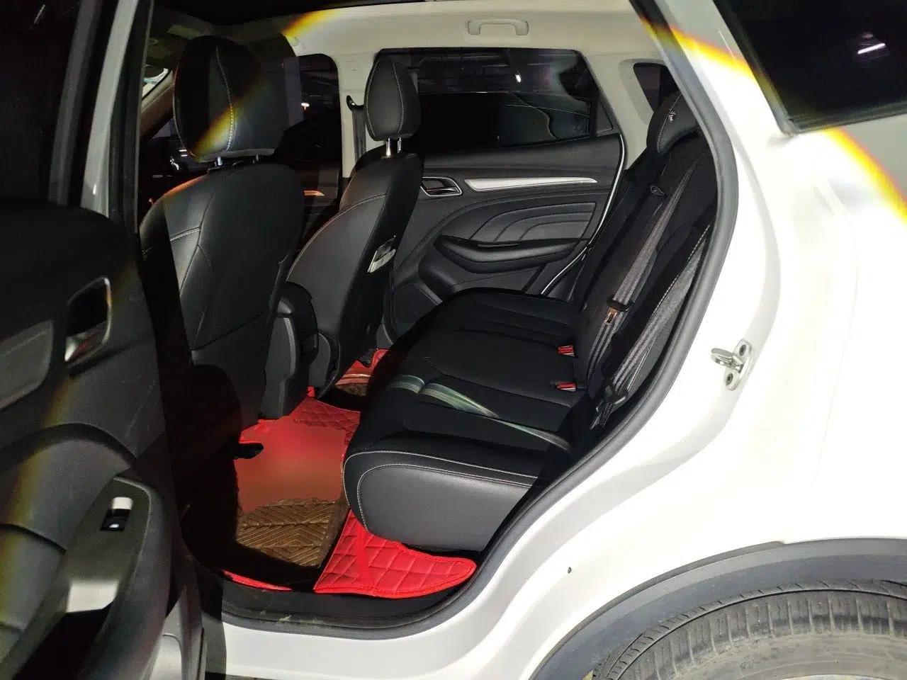 Roewe RX3 2020 1.6L CVT 4G Connected Ultra-Cool Flagship Edition — миниатюра 18