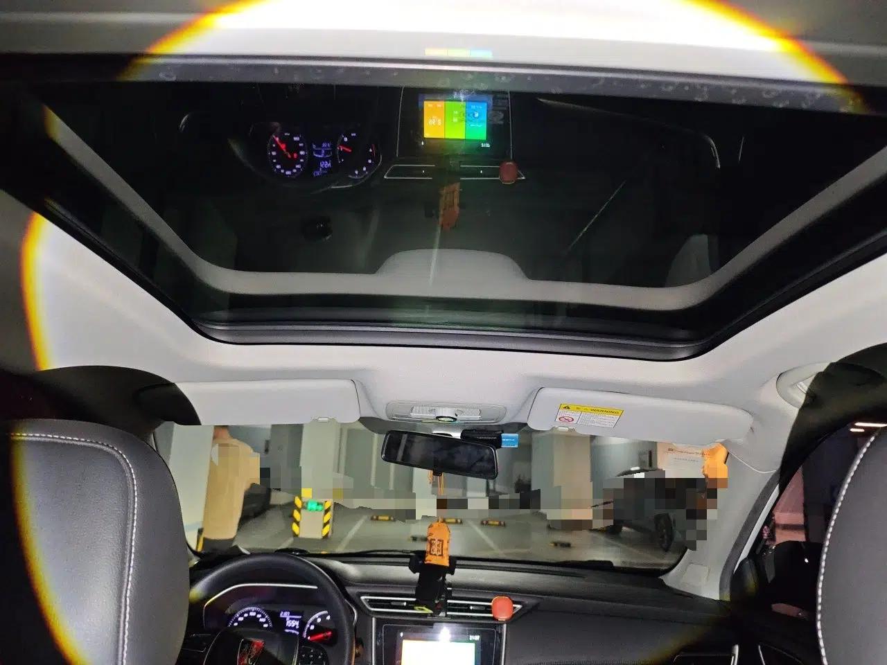 Roewe RX3 2020 1.6L CVT 4G Connected Ultra-Cool Flagship Edition — миниатюра 19