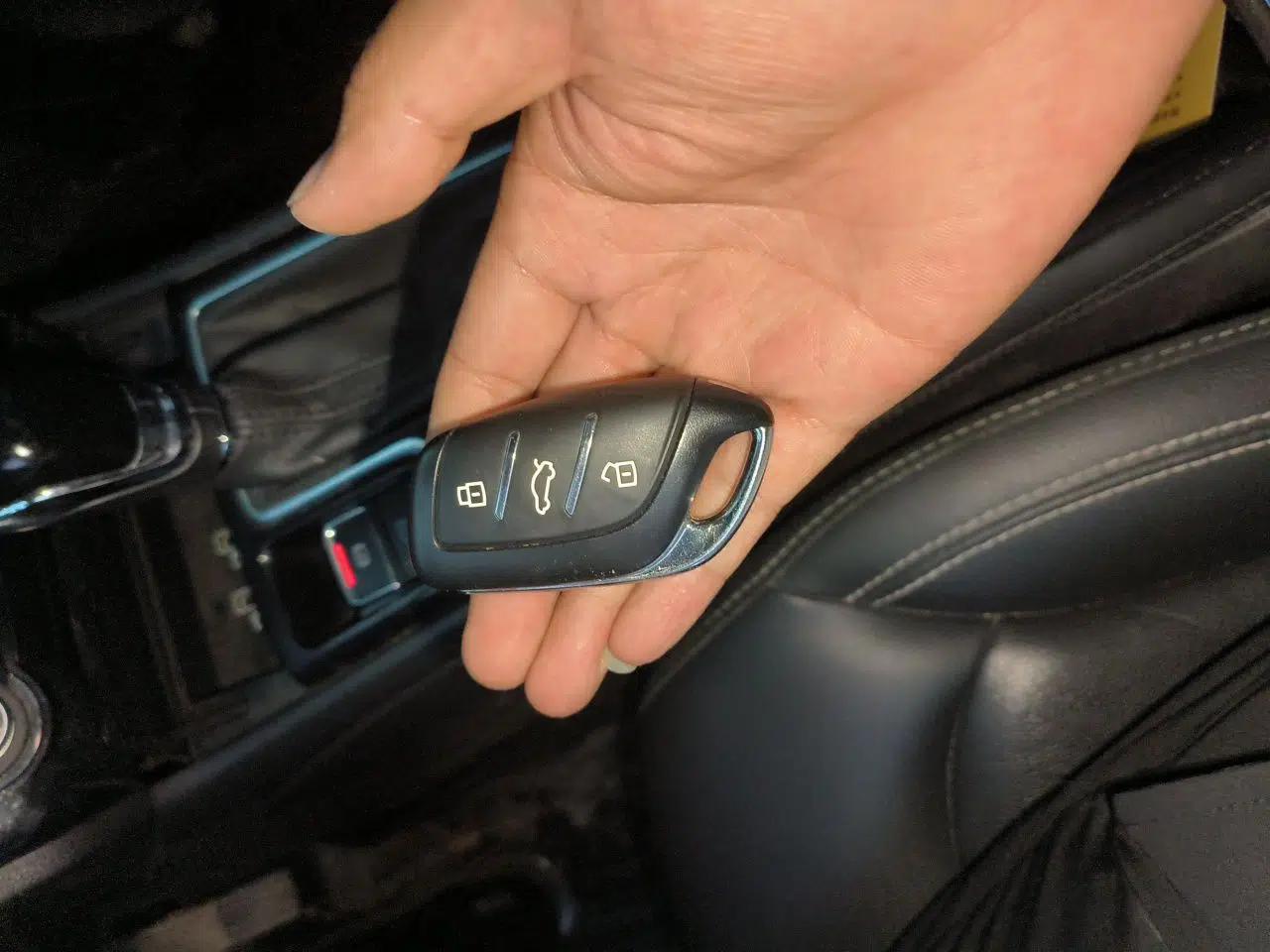Roewe RX3 2018 1.6L CVT Flagship Edition — миниатюра 9
