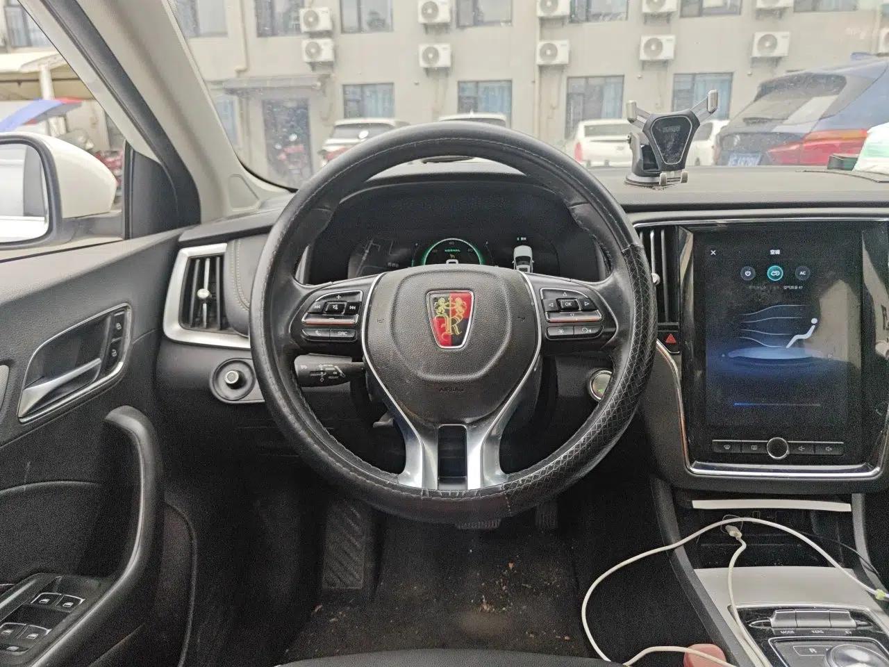 Roewe i6 New Energy 2019 PLUS 50T Internet Glory Flagship Edition — миниатюра 11