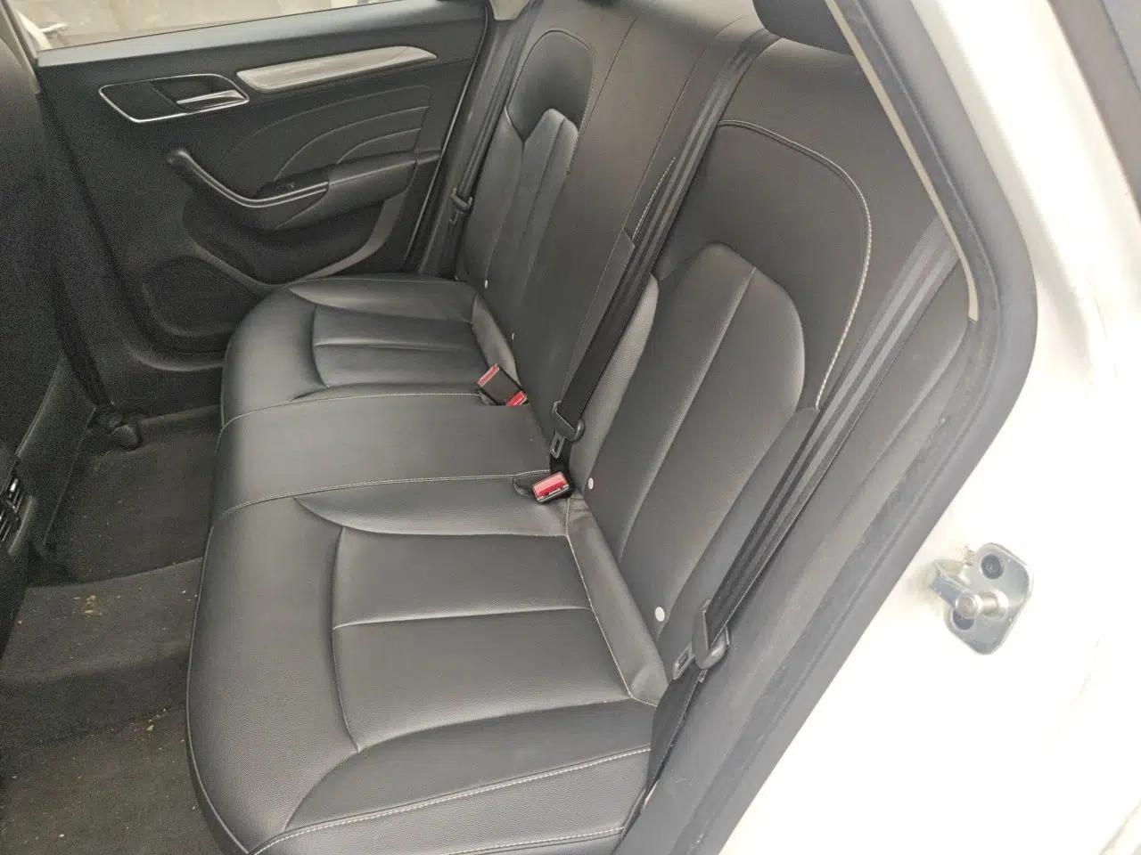 Roewe i6 New Energy 2019 PLUS 50T Internet Glory Flagship Edition — миниатюра 18