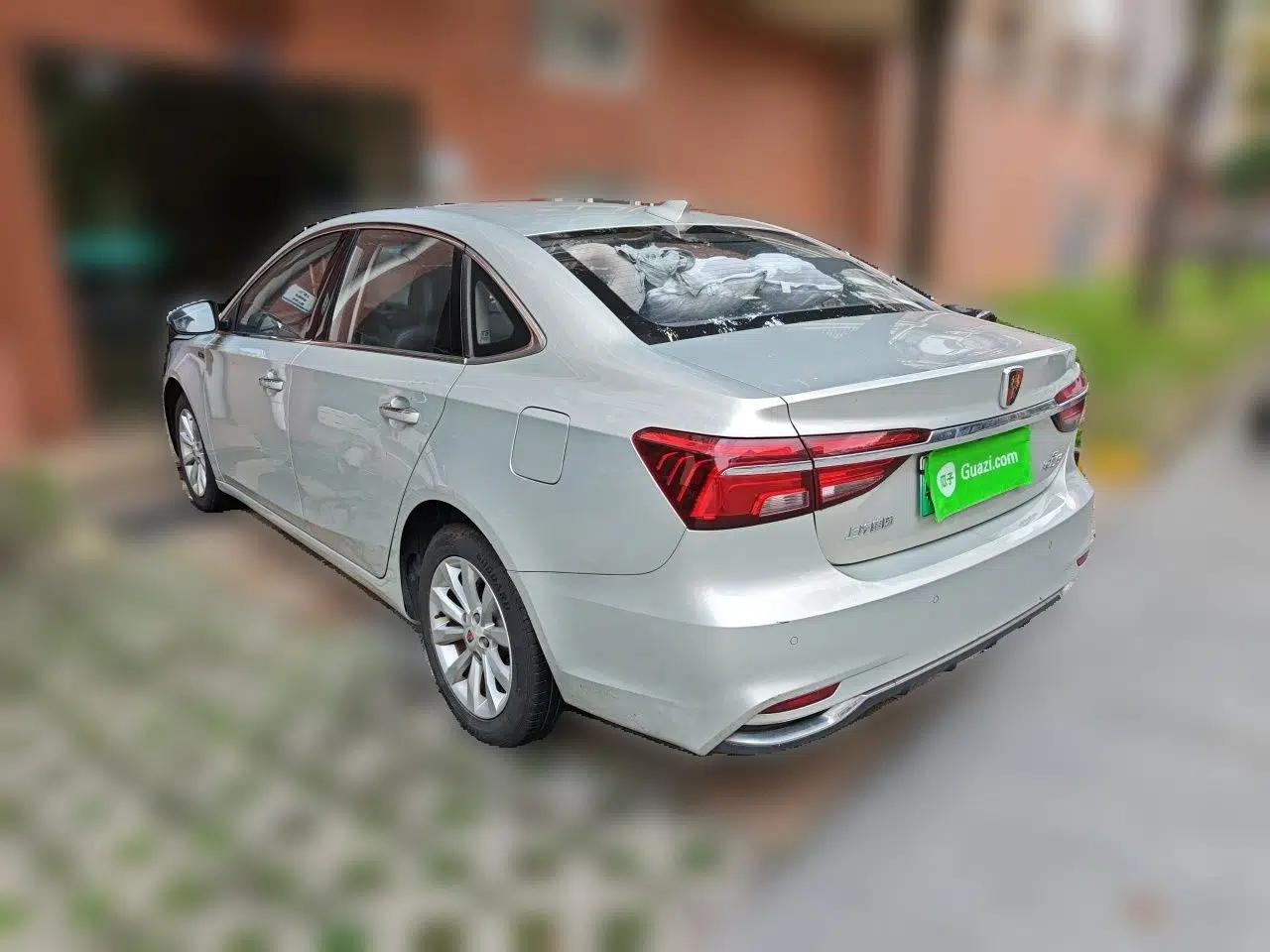 Roewe i6 New Energy 2017 45T Hybrid Connect & Smart Enjoyment Edition — миниатюра 4
