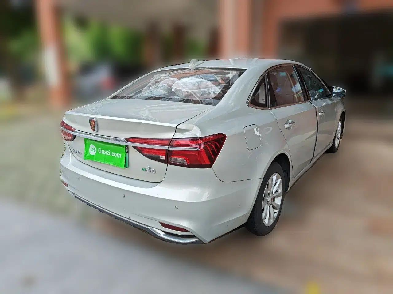 Roewe i6 New Energy 2017 45T Hybrid Connect & Smart Enjoyment Edition — миниатюра 6