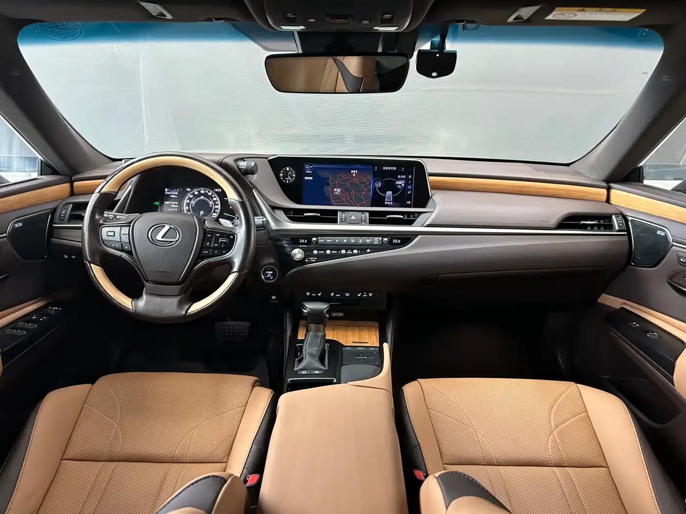 Lexus ES 2020 300h Executive Edition — миниатюра 12
