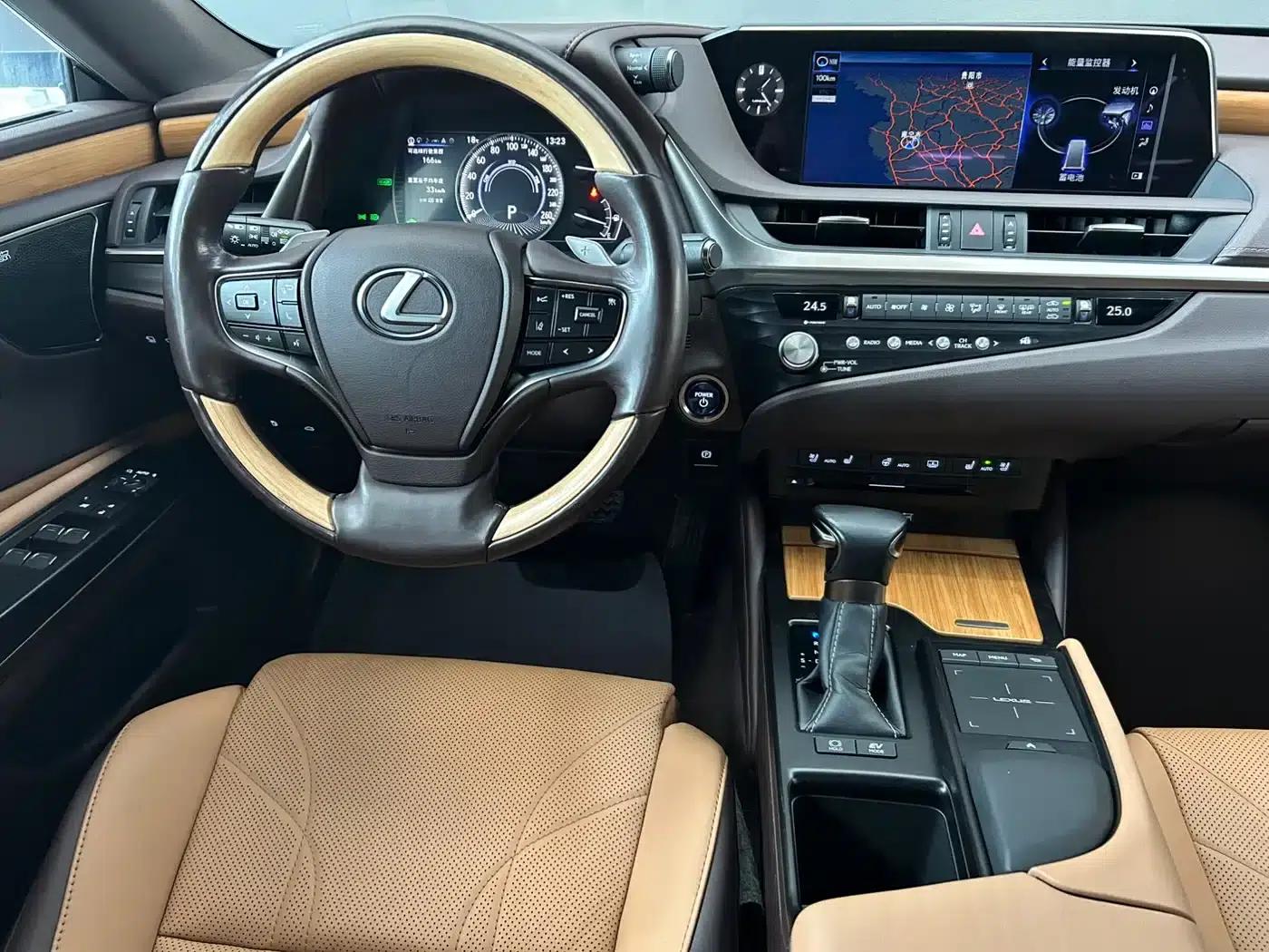 Lexus ES 2020 300h Executive Edition — миниатюра 13