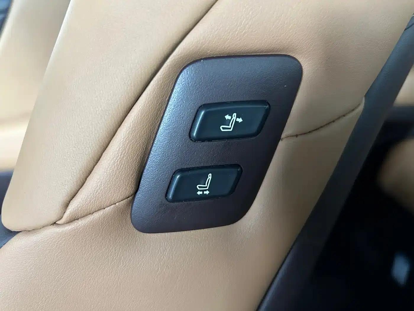 Lexus ES 2020 300h Executive Edition — миниатюра 18