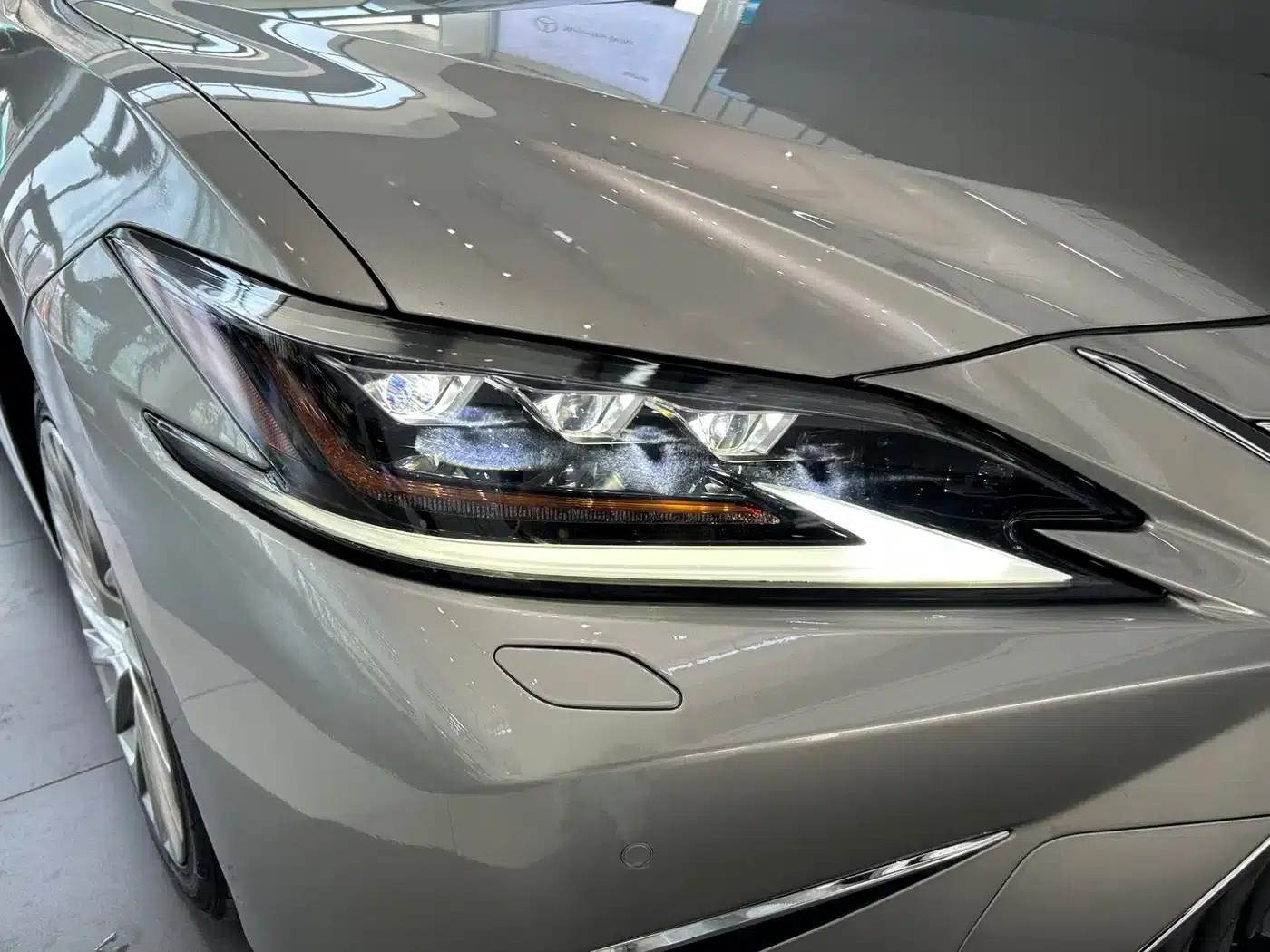 Lexus ES 2020 300h Executive Edition — миниатюра 22